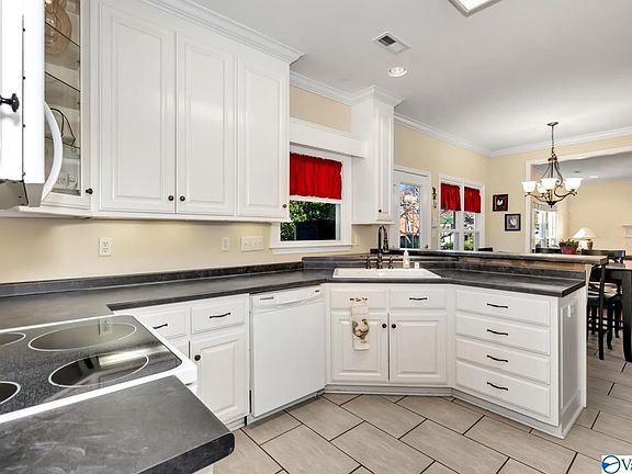 3rd image of 123 Long Creek Dr