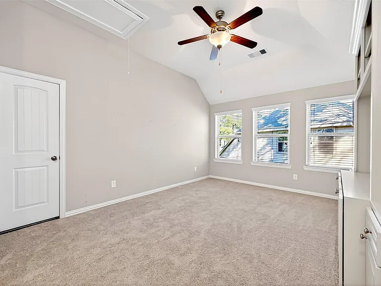 14 S Sawbridge Cir — Photo 36