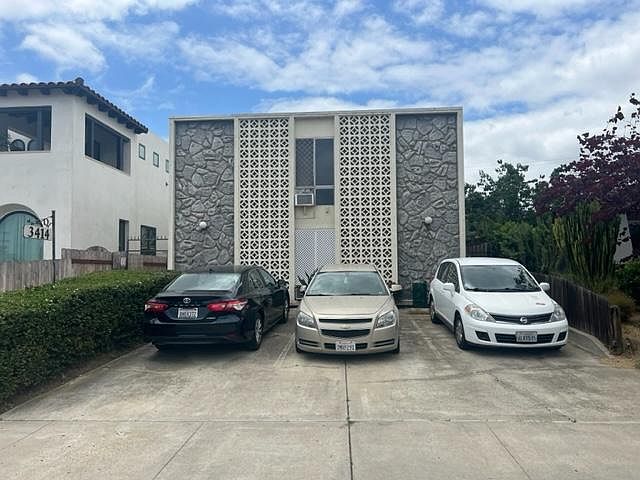 1st image of 3414 31st St APT 3