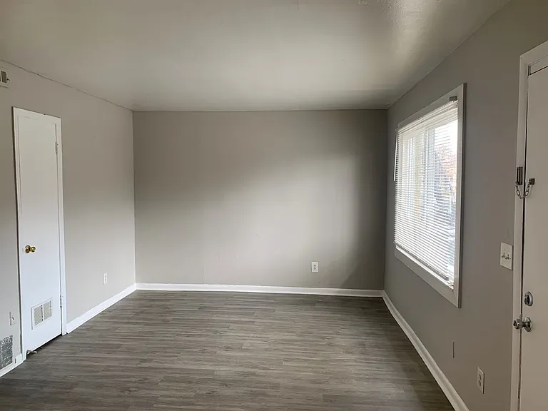 1164 Alta Ave NE — Photo 3