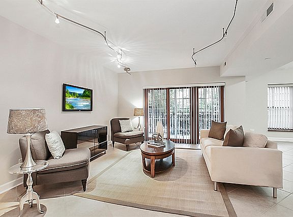 4th image of 2021 Saint Johns Ave APT 1C