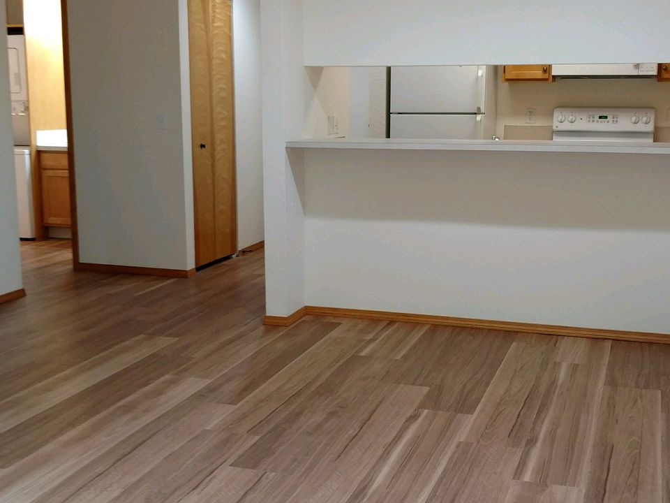 Breakfast bar from living room