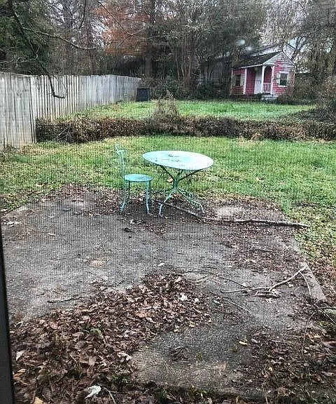 227 Blackburn Ave — Photo 10