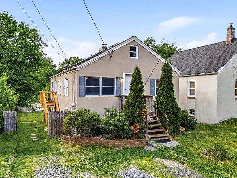 4 Creekview Ave
