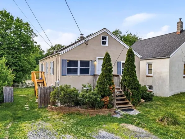 4 Creekview Ave, Trenton, NJ 08610