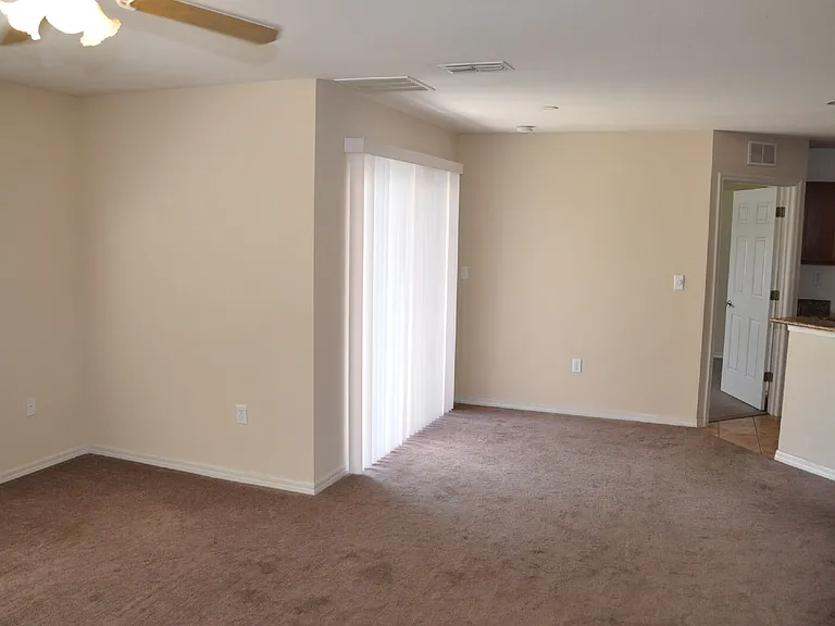 4600 E Moody Blvd #4H — Photo 4