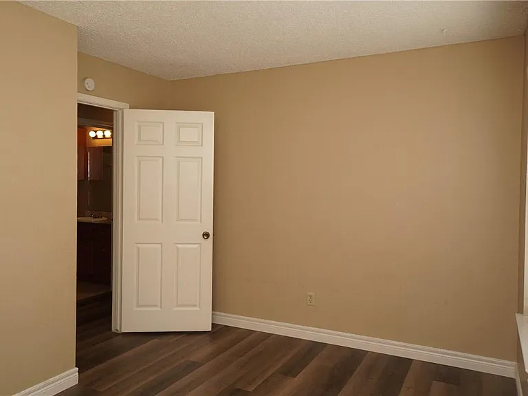 6525 Hart Ln — Photo 28