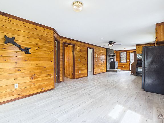 3rd image of 1818 Bangor Road