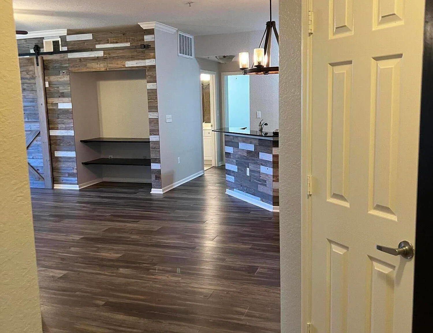 3 bed, 2.0 bath, 1347 sqft, $1,800 — Photo 3