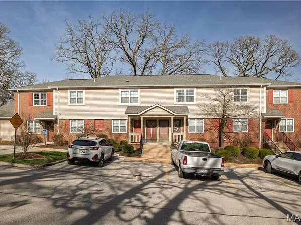 1564 Swallow Dr, Saint Louis, MO 63144