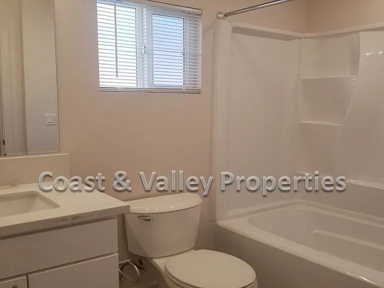 1708 Pescadero Dr — Photo 6
