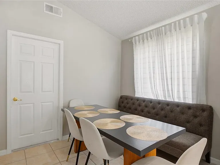 334 Brayton Ln — Photo 17