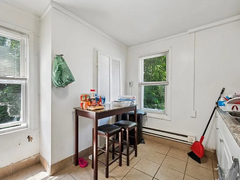 2 bed, 900 sqft, $1,150 — Photo 2