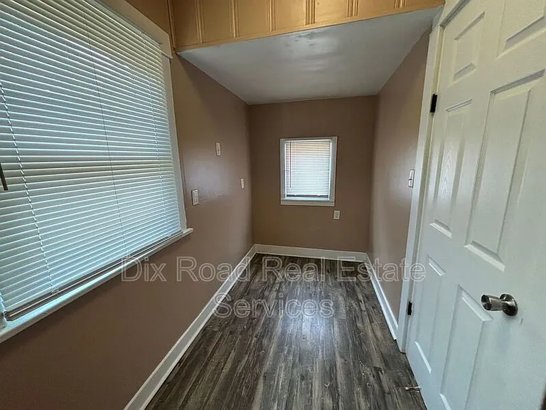 24 Lutz Ave — Photo 15