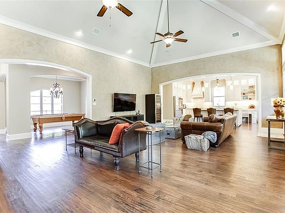 3rd image of 3948 Bordeaux Cir