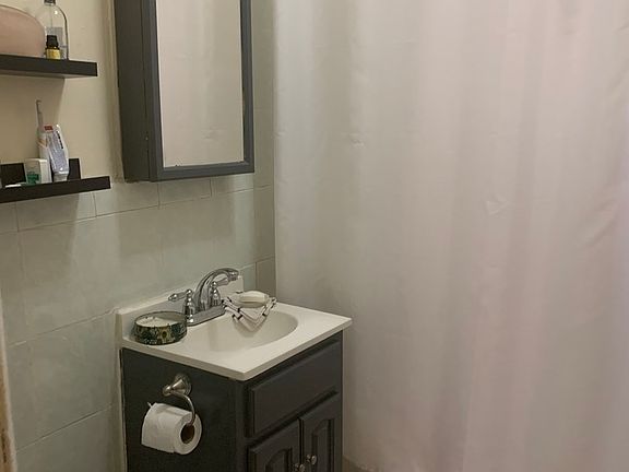 5th image of 263 Parkside Ave
