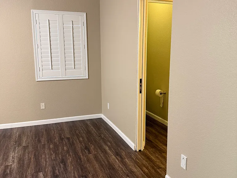 Entrance to master bathroom from primary suite