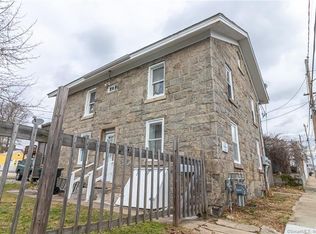 33 Prest St, New London, CT 06320