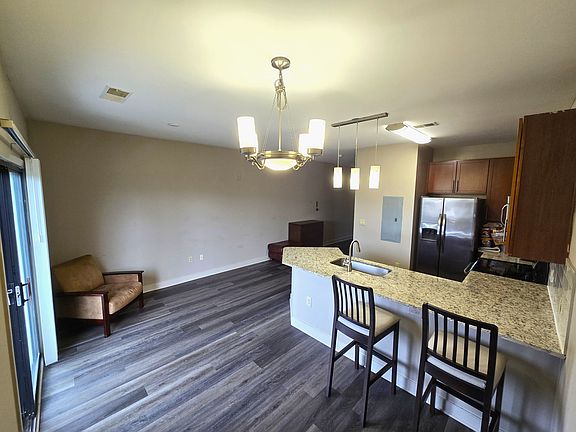 3rd image of 33 Station Ct APT 208