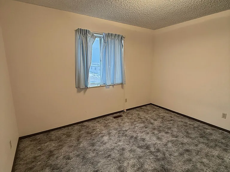 1400 York Ave — Photo 23
