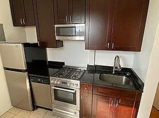 406 E 9th St APT 22, New York, NY 10009