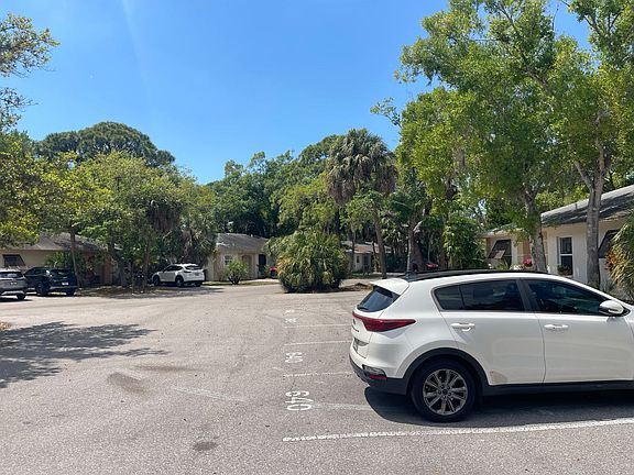 4th image of 638 N Jefferson Ave #15