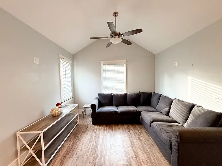 105 Georgia Bell St — Photo 25