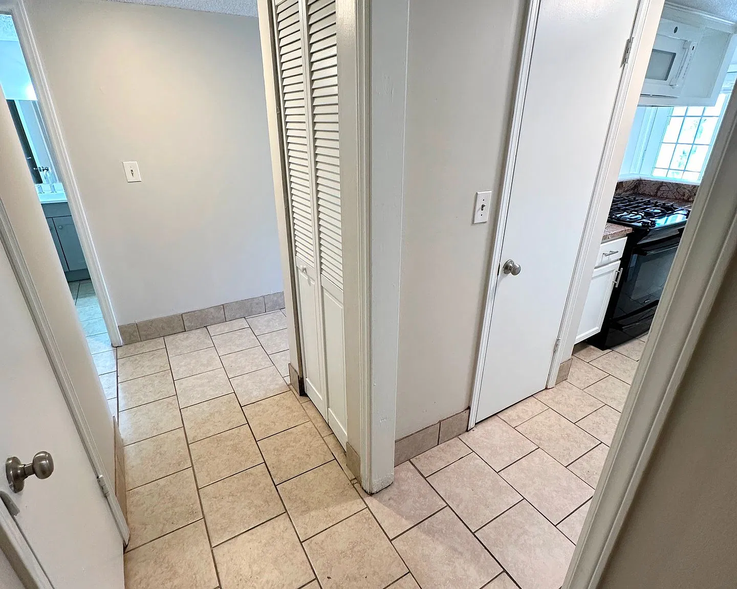 Westport Plaza Apts/WPP1, LLC — Photo 3