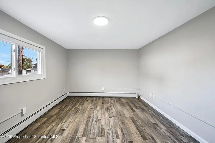 333 Oak St — Photo 9