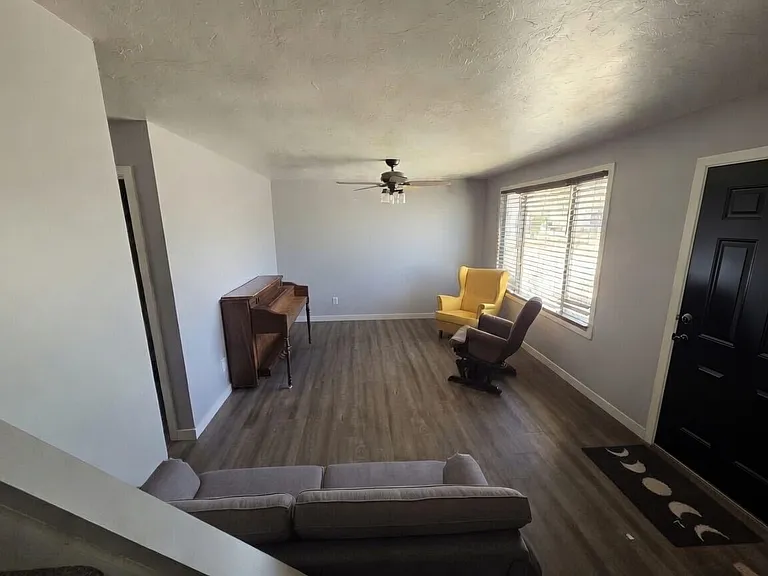 1561 W Ponderosa Ln — Photo 9