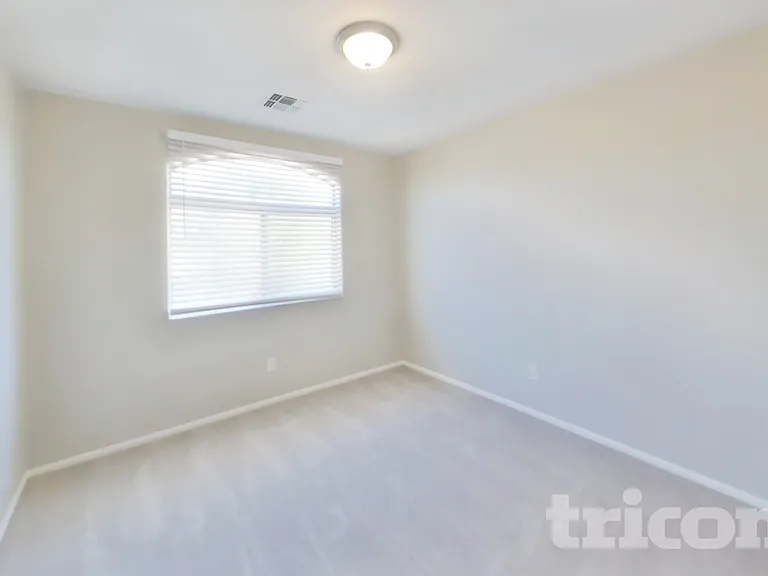 42065 W Sunland Dr — Photo 10