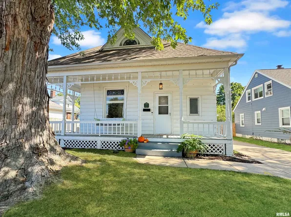 205 S High St, Washington, IL 61571