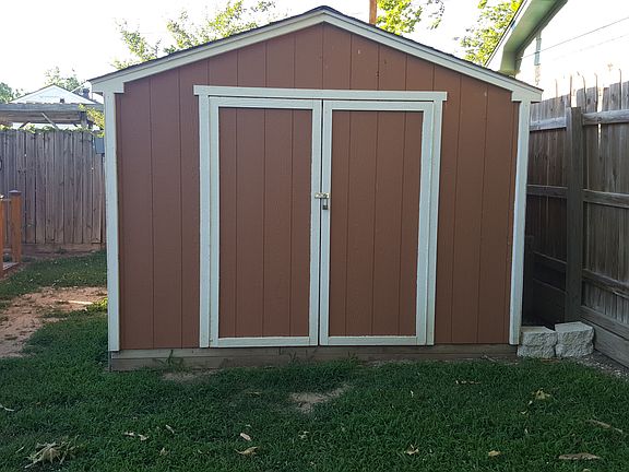 Outdoor Shed (w/electric)