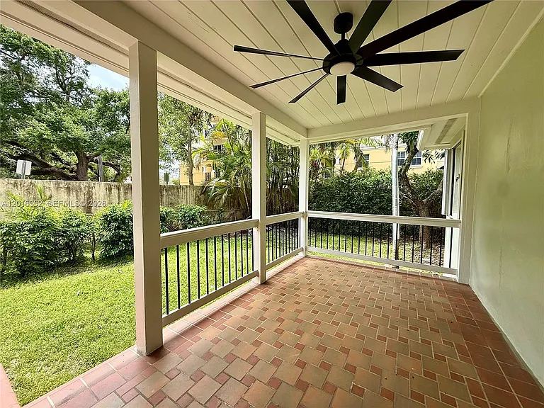 110 Antilla Ave — Photo 20