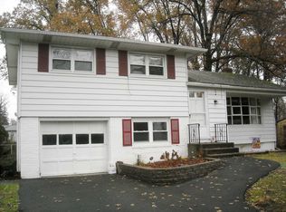 8 Lori St, Poughkeepsie, NY 12603