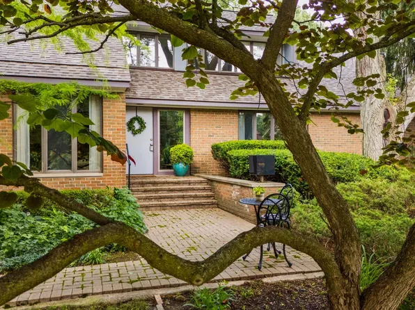 47594 Norton Ct, Plymouth, MI 48170