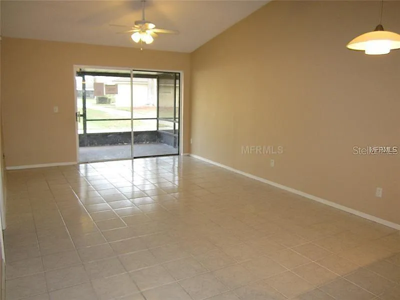 2 bed, 938 sqft, $1,399 — Photo 2