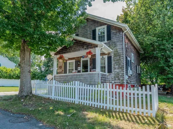 135 Thurber Ave, Somerset, MA 02725