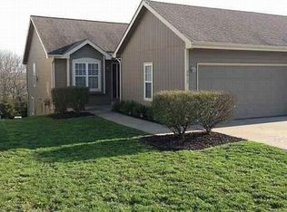 4913 Stoneback Dr, Lawrence, KS 66047