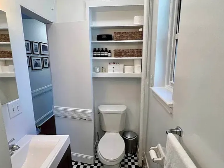 38 Macdougal St #5B — Photo 10