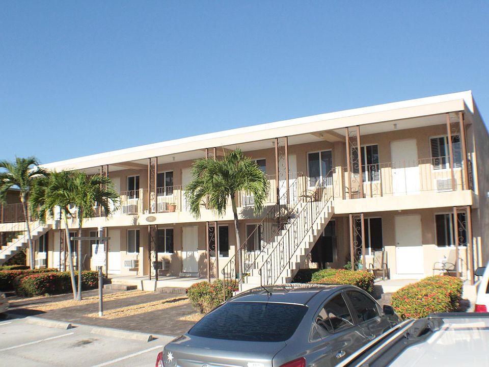 2nd image of 907 Intracoastal Dr APT 9