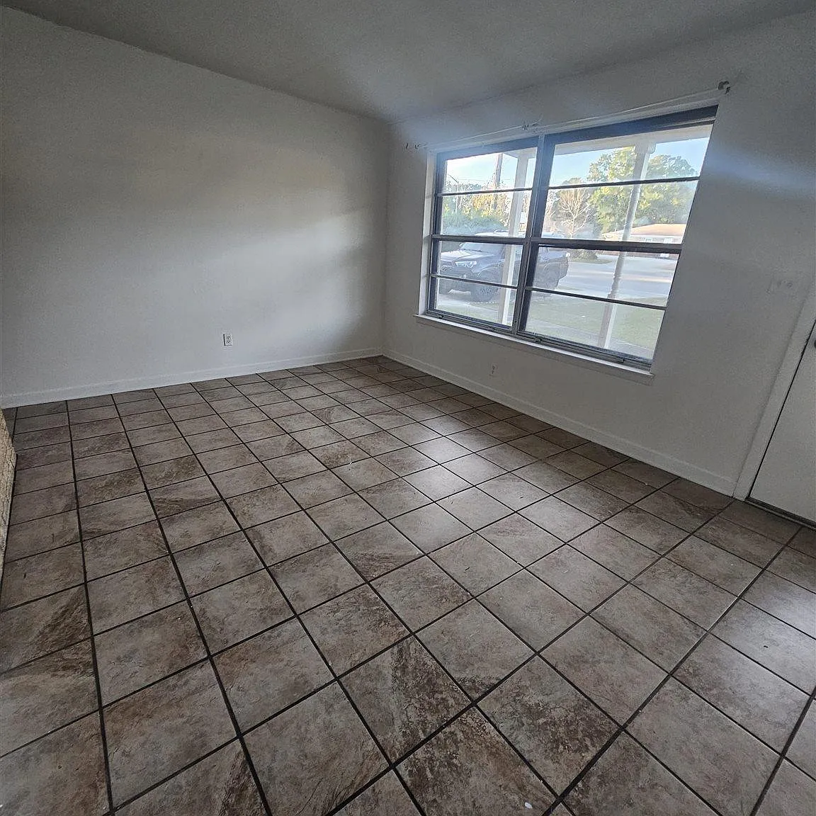 3 bed, 1283 sqft, $1,500 — Photo 2