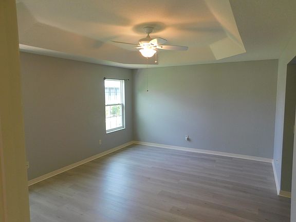 4th image of 862 Vaughn Way