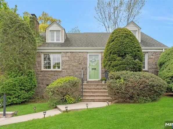 631 Cooper Ave, Oradell, NJ 07649