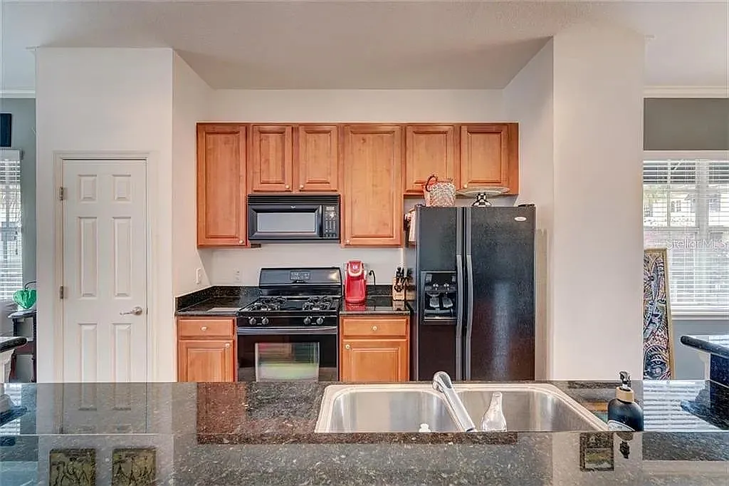500 Jasmine Way — Photo 4