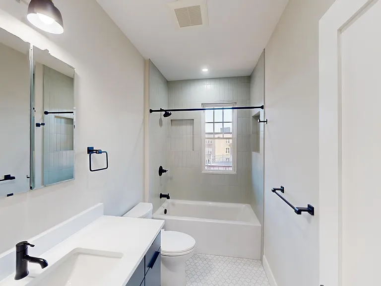 145 Sutherland Rd #3 — Photo 7