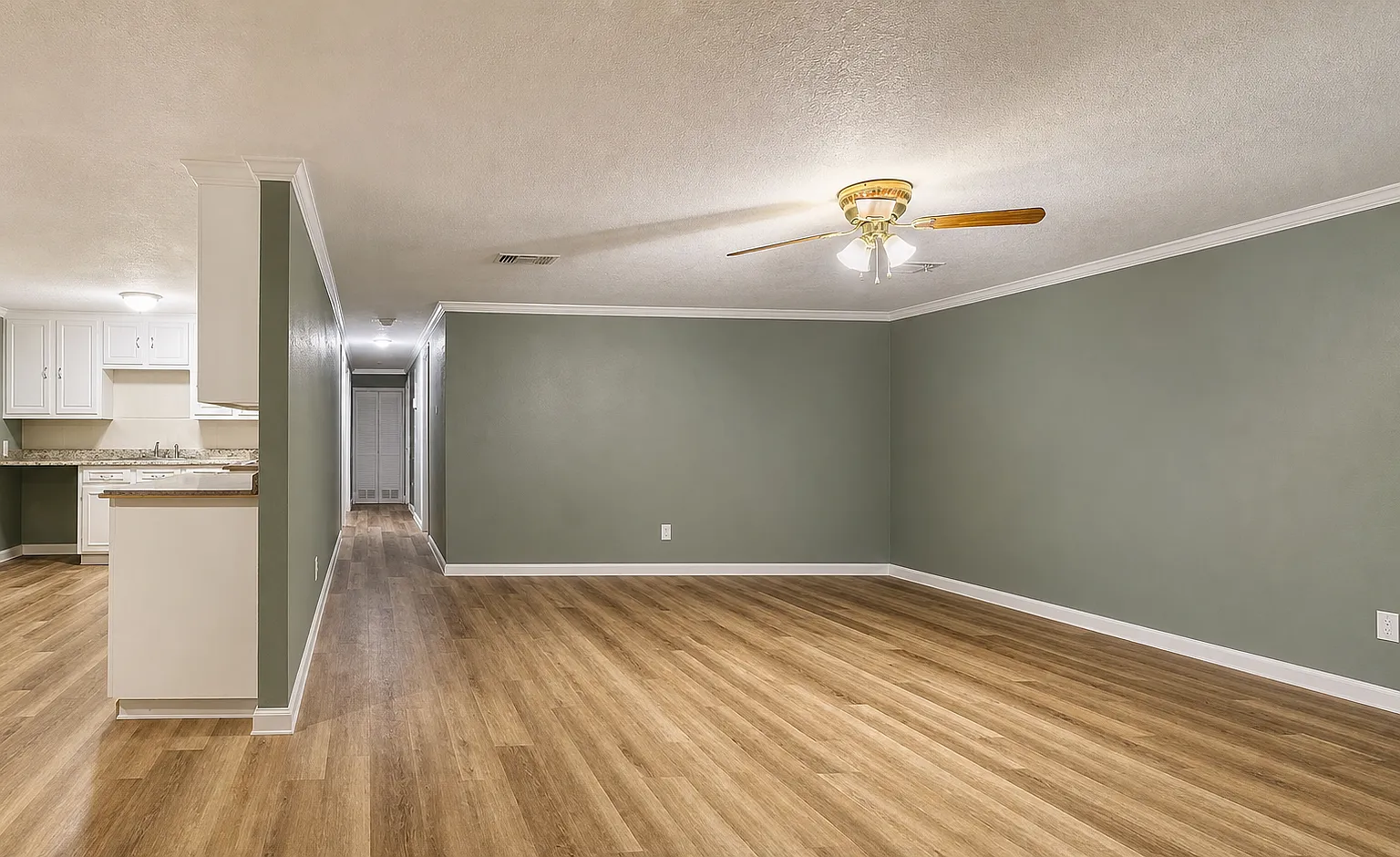 4 bed, 1700 sqft, $1,695 — Photo 4