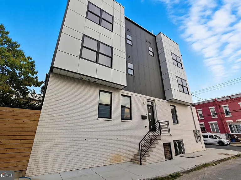 2713 W Montgomery Ave #A — Photo 1