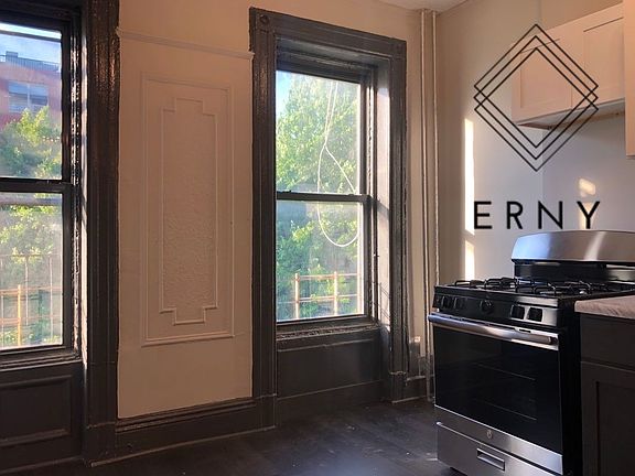 2nd image of 105 Vernon Ave #2S