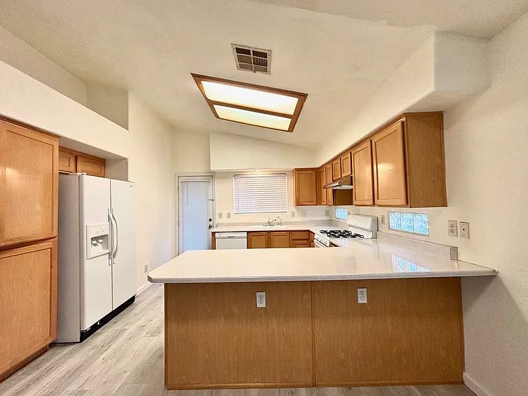 5312 Padua Way — Photo 9